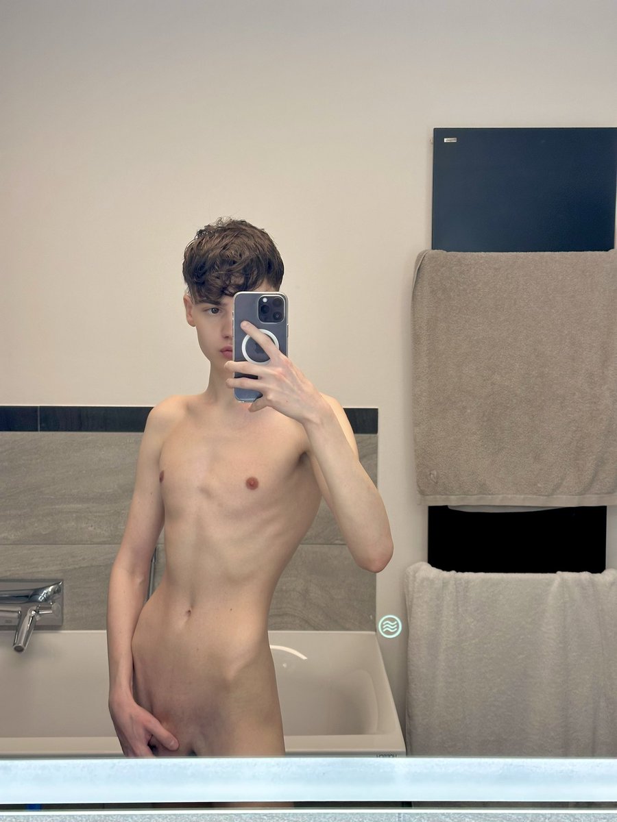Shower with me? 😛💦

f2f.com/kleinenvlad