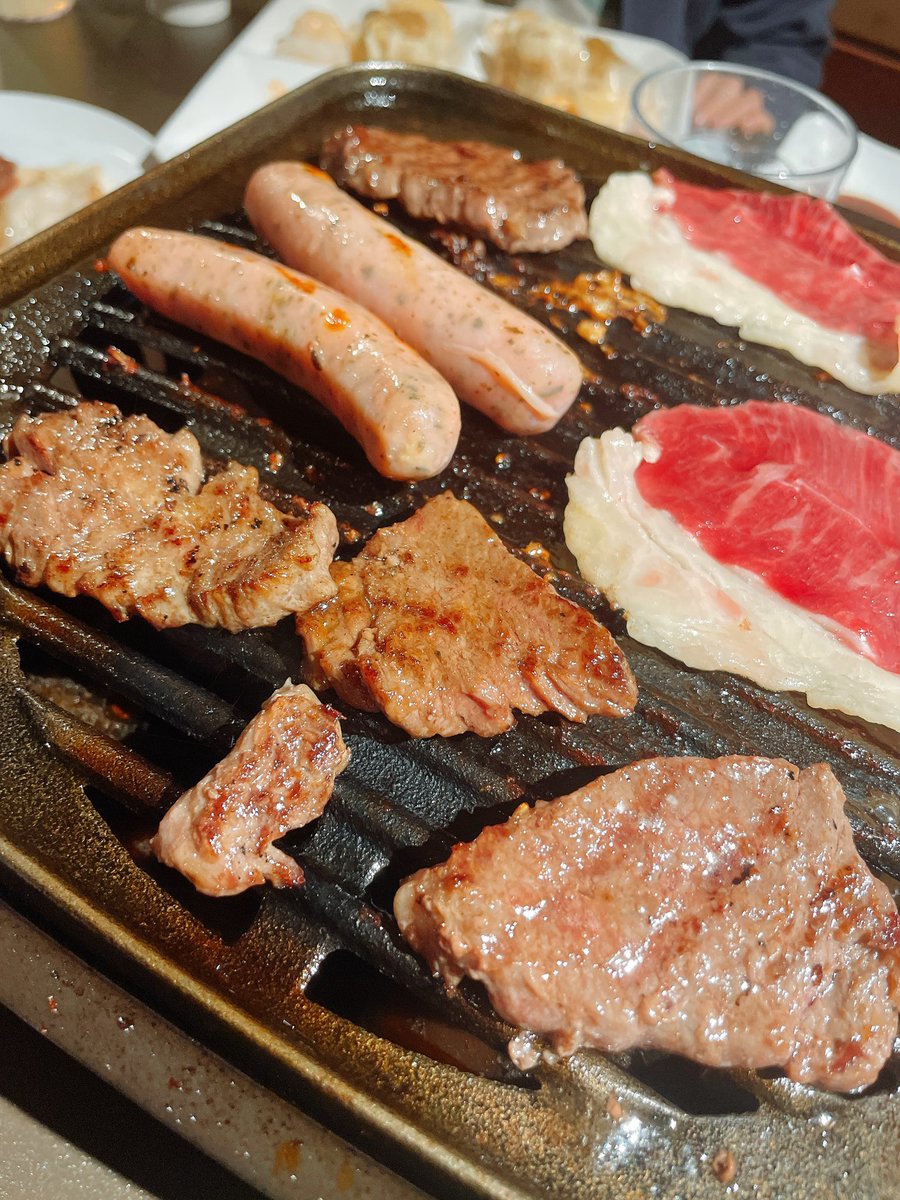 nanan877's tweet photo. 一昨日は、ひさしぶりに
食べ放題へ行って
締めのデザートまで
しっかり食べたのに

朝もバイキング
ソフトクリーム🍦おかわりして
なぜか気になったしまった
チャーハン最後に食して
しまったので
今日からダイエット頑張ります https://t.co/WFoPdK2cNr