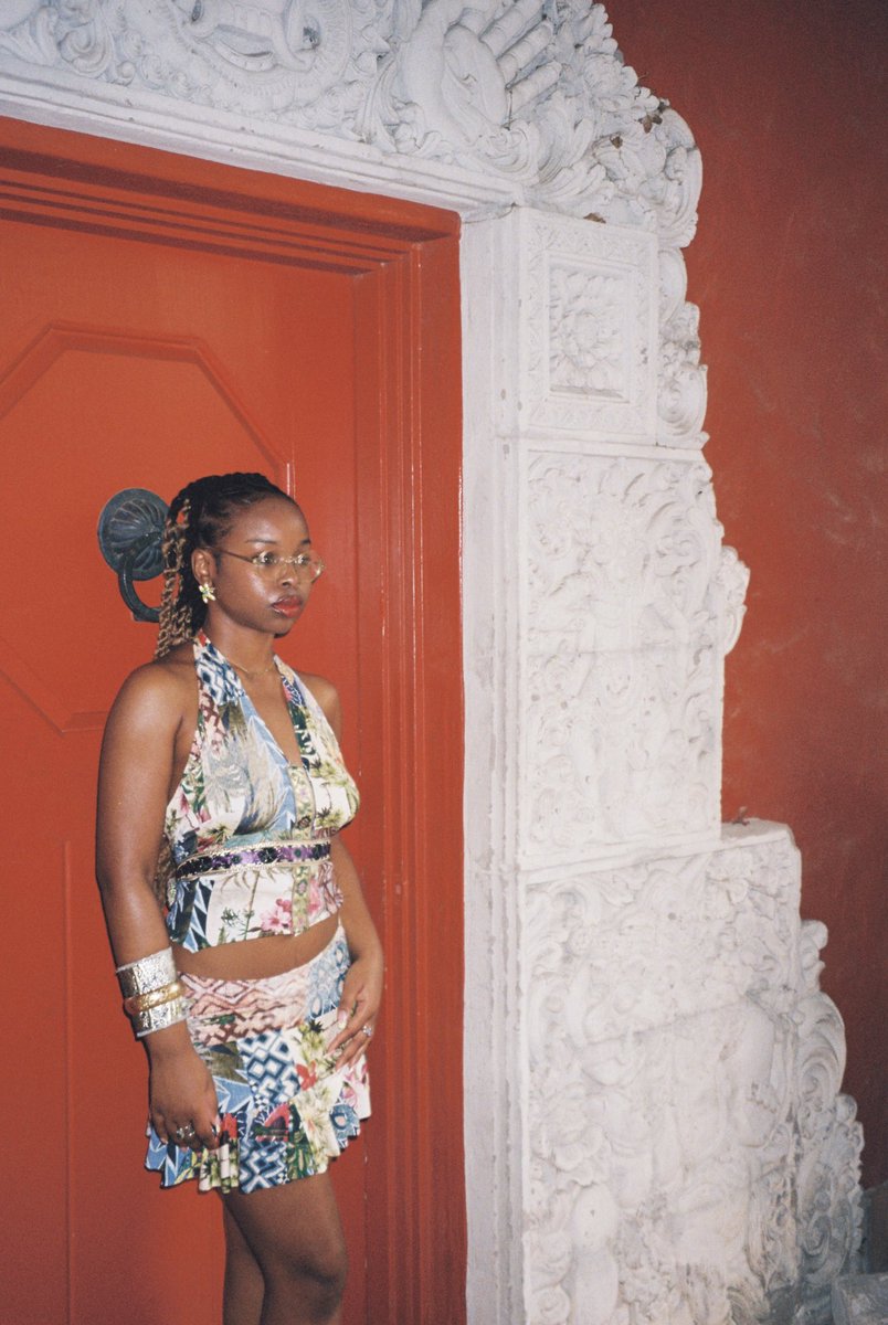 quasimotomami's tweet image. @swankemon set shot by me 🌴