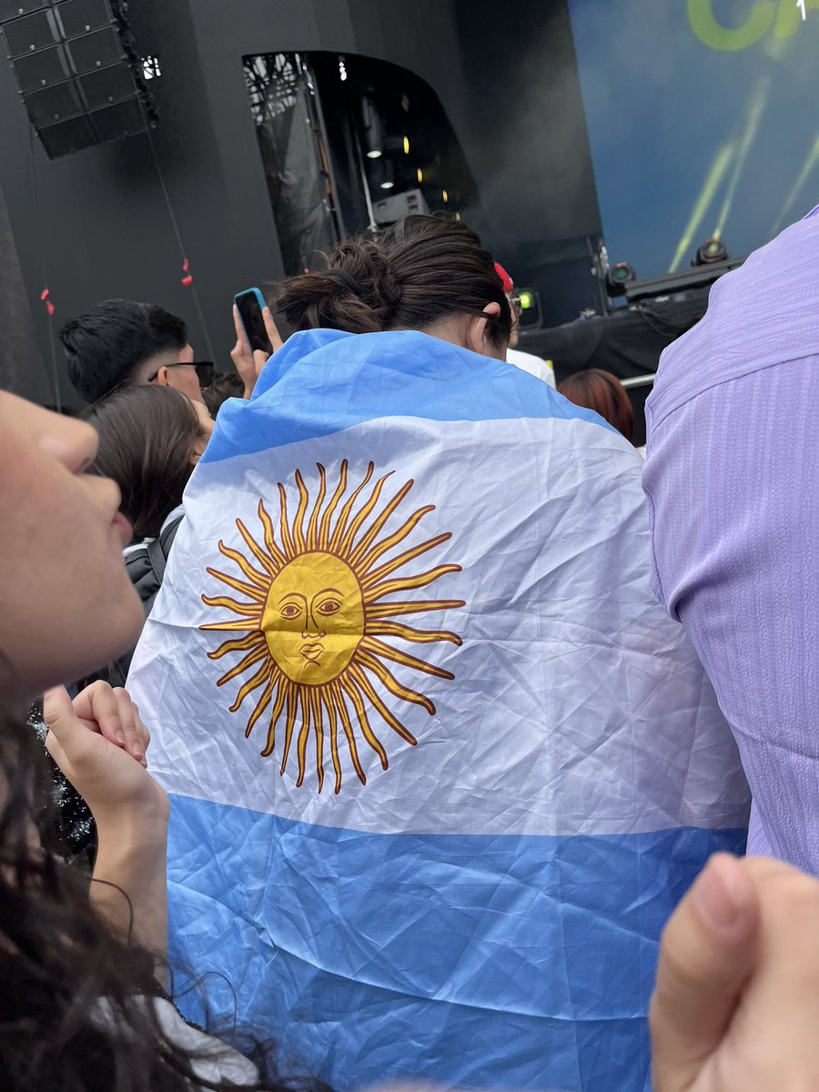 folkriddance's tweet image. sáquenla