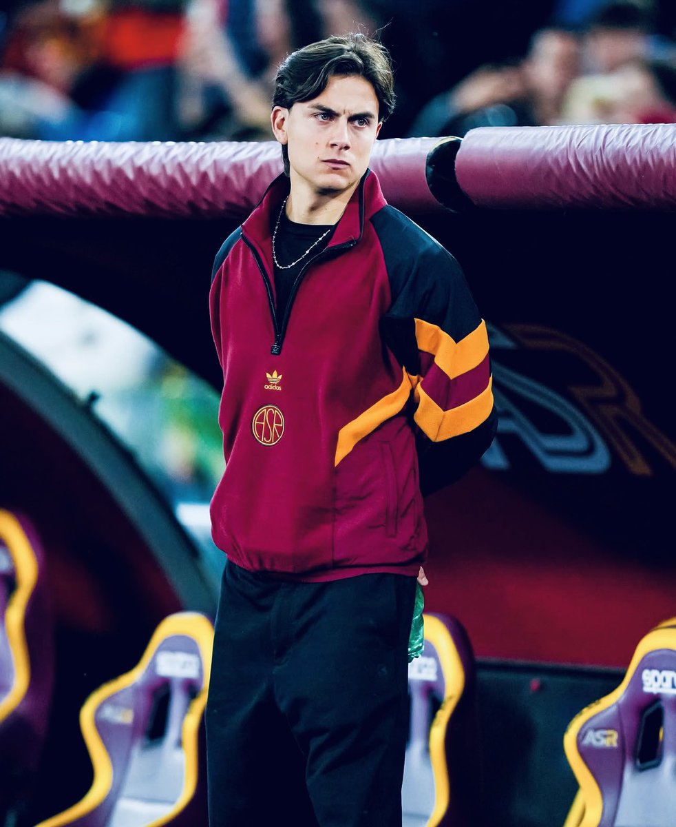 AtaqueFutbolero's tweet photo. El look de Paulo Dybala, uf. 🥶 https://t.co/g0B0M56xo0