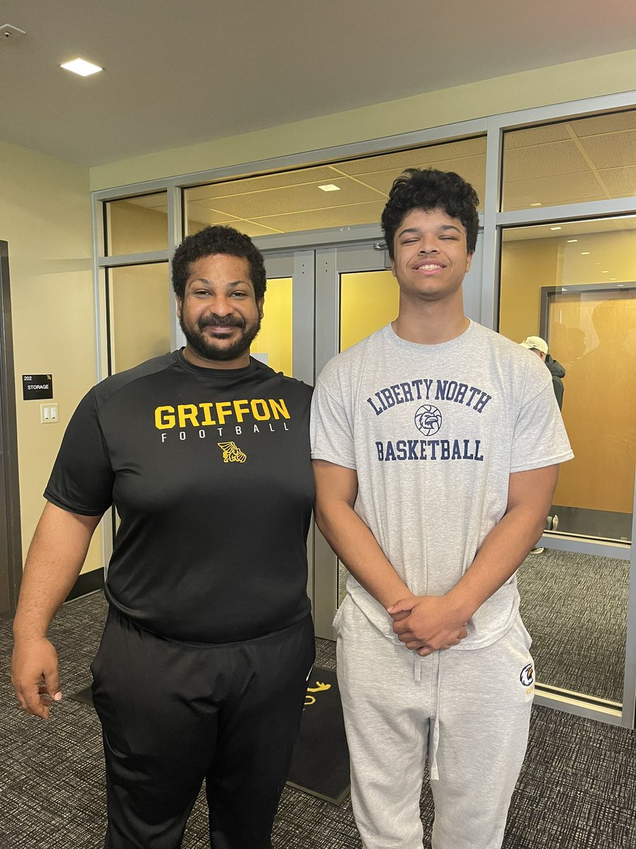 Derrick Davis (@derrick_davis89) on Twitter photo Thank you <a href="/CoachGalloM/">Michael Gallo</a> <a href="/abellboys/">Aaron Bell</a> and the rest of the Missouri Western staff for having me up there this weekend, can’t wait to get back up there! <a href="/CoachALierman/">Coach Lierman</a> <a href="/WOWKCfootball/">WOWKC</a> Thank you <a href="/CoachGalloM/">Michael Gallo</a> <a href="/abellboys/">Aaron Bell</a> and the rest of the Missouri Western staff for having me up there this weekend, can’t wait to get back up there! <a href="/CoachALierman/">Coach Lierman</a> <a href="/WOWKCfootball/">WOWKC</a>