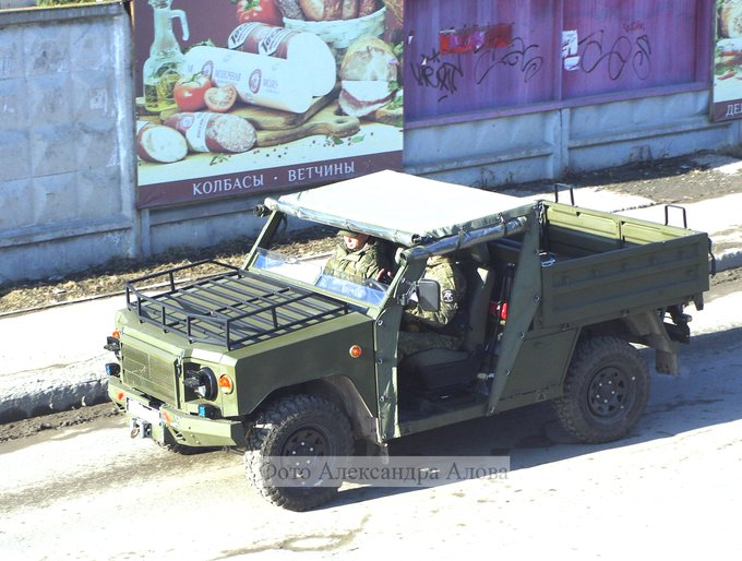 secretsqrl123's tweet photo. russia's new shit truck....... https://t.co/nfvN7Vv9or