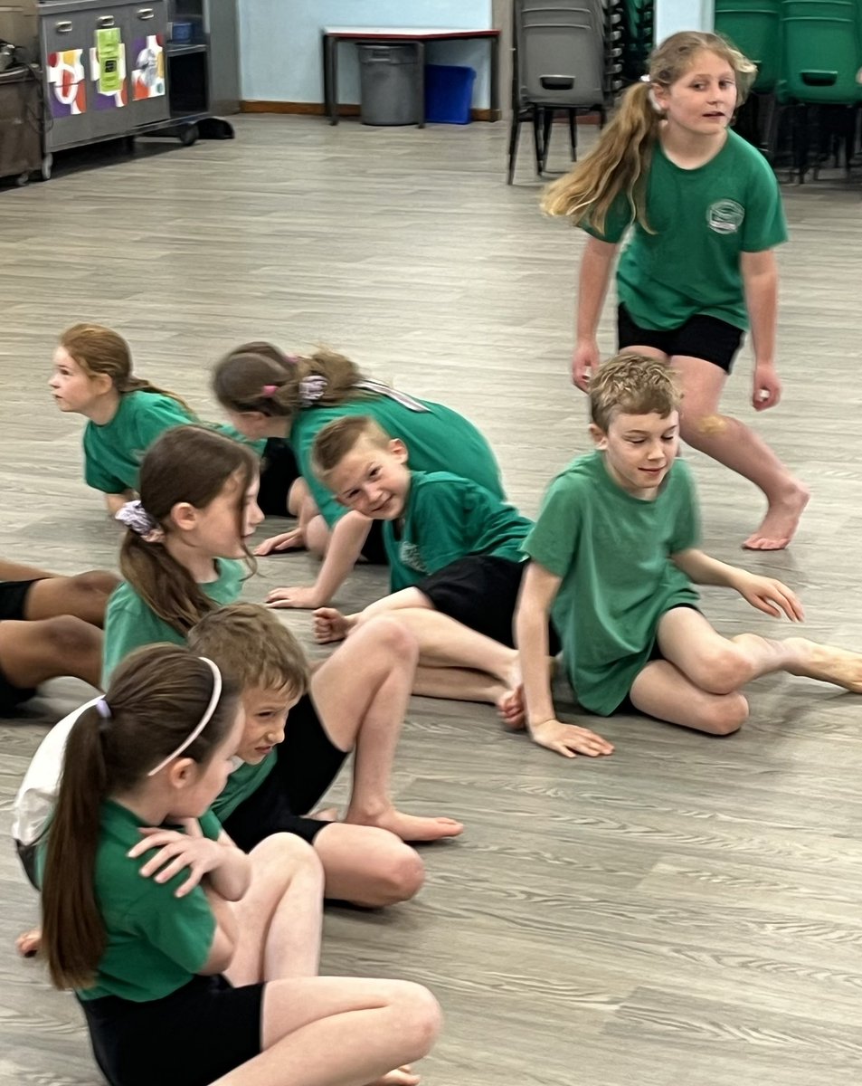 C4HighpriMrsW's tweet photo. We became Montagues, Capulets and the ordinary townspeople of Verona as we explored what it would feel like to be caught between two feuding enemies. Such thoughtful responses from Class 4 🎭 #ShakespeareWeek https://t.co/yMbgwEEixg