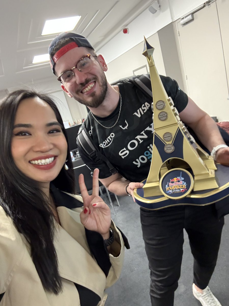 So happy for <a href="/Bigbird_fgc/">Adel</a> two times #RedBullKumite Champion !!!! 

The French Slayer had to win this ! 🎉