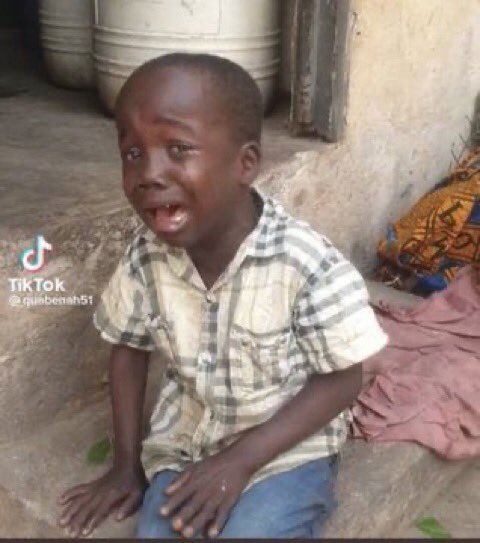 I remembered when robbers visited us when i was 18. I ran inside toilet, them beat my popsi like werey
Popsi wey dey beat me, e see him ogas.
 Copied!!!