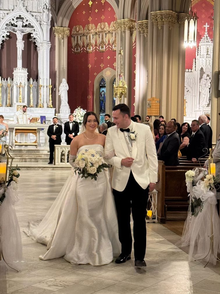 Corey_RholdonTV's tweet image. I got to marry my best friend last night. Best night of our lives! Thank you to everyone involved! Love you forever Victoria Rholdon.
