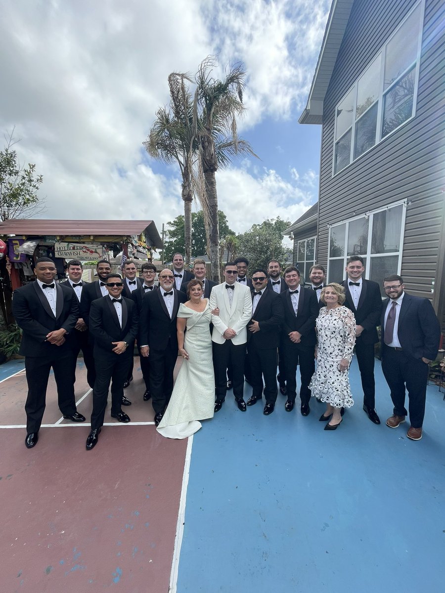 Corey_RholdonTV's tweet image. I got to marry my best friend last night. Best night of our lives! Thank you to everyone involved! Love you forever Victoria Rholdon.