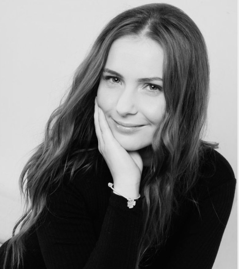 Kentish Opera (@kentishopera) on Twitter photo Lexie returns -as Ida! Following her solo debut as the High Priestess in our 2024 production of “Aida,” Lexie is looking forward to playing Ida in Die Fledermaus which runs from 1-3 May 2025 <a href="/StagSevenoaks/">The Stag Sevenoaks</a> Book now: stagsevenoaks.co.uk/stag-theatre-s… Lexie returns -as Ida! Following her solo debut as the High Priestess in our 2024 production of “Aida,” Lexie is looking forward to playing Ida in Die Fledermaus which runs from 1-3 May 2025 <a href="/StagSevenoaks/">The Stag Sevenoaks</a> Book now: stagsevenoaks.co.uk/stag-theatre-s…