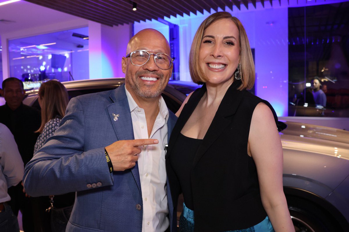 MariGuizado's tweet image. Esta semana tuve el placer de asistir al lanzamiento de @Ford_CA con Distribuidora David, en el área de Plaza New York Marbella.
Siempre es un gusto estar acompañando a colegas empresarios que creen en Panamá y ven el potencial de nuestro país. ¡Vamos hacia adelante!…