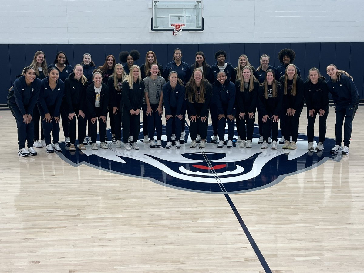 FHSU WBB (@fhsuwbb) on Twitter photo Congrats <a href="/UConnWBB/">UConn Women’s Basketball</a> 🤝
not everyone can say they opened their season with the eventual National Champions! Congrats <a href="/UConnWBB/">UConn Women’s Basketball</a> 🤝
not everyone can say they opened their season with the eventual National Champions!