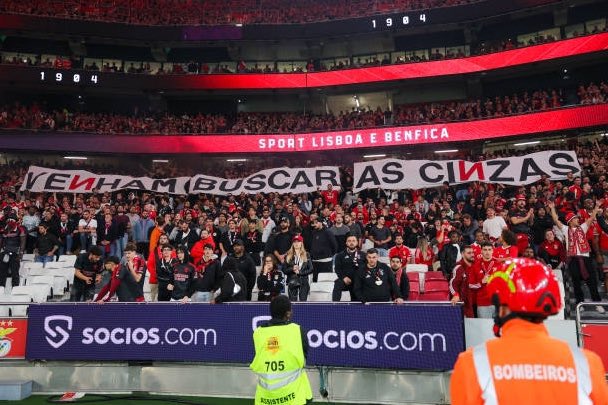 <a href="/B24PT/">B24</a> O Porto está morto.

Venham buscar as cinzas.