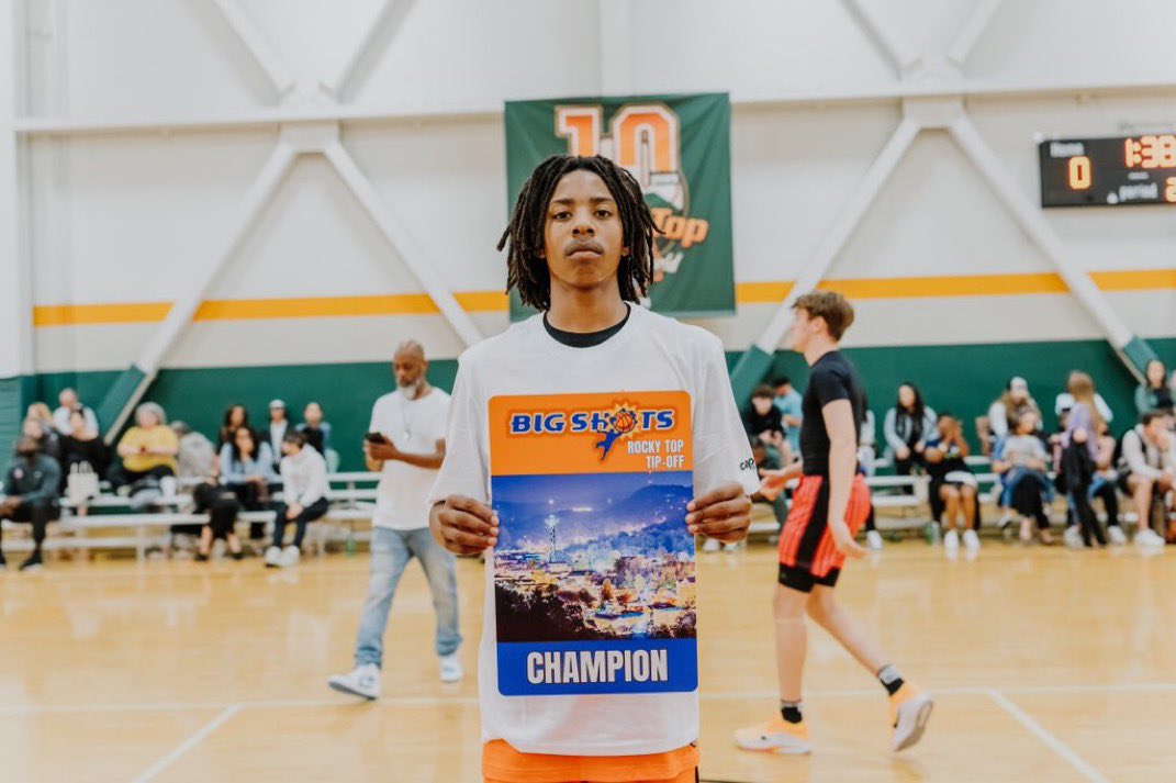 BIG SH🏀TS (@bigshotsglobal) on Twitter photo #BIGSHOTS #RockyTopTipOff
🏆15U SLAM CHAMPIONSHIP🏆
<a href="/BMazeElite/">B. MAZE ELITE AAU</a> UAA 2028 - 74
MVP: Landon Howard 18
Giancarlo Martinez 17
Graham Gossett 17
Team USC EYBL 2028 - 58
Ricky Hood 12 #BIGSHOTS #RockyTopTipOff
🏆15U SLAM CHAMPIONSHIP🏆
<a href="/BMazeElite/">B. MAZE ELITE AAU</a> UAA 2028 - 74
MVP: Landon Howard 18
Giancarlo Martinez 17
Graham Gossett 17
Team USC EYBL 2028 - 58
Ricky Hood 12