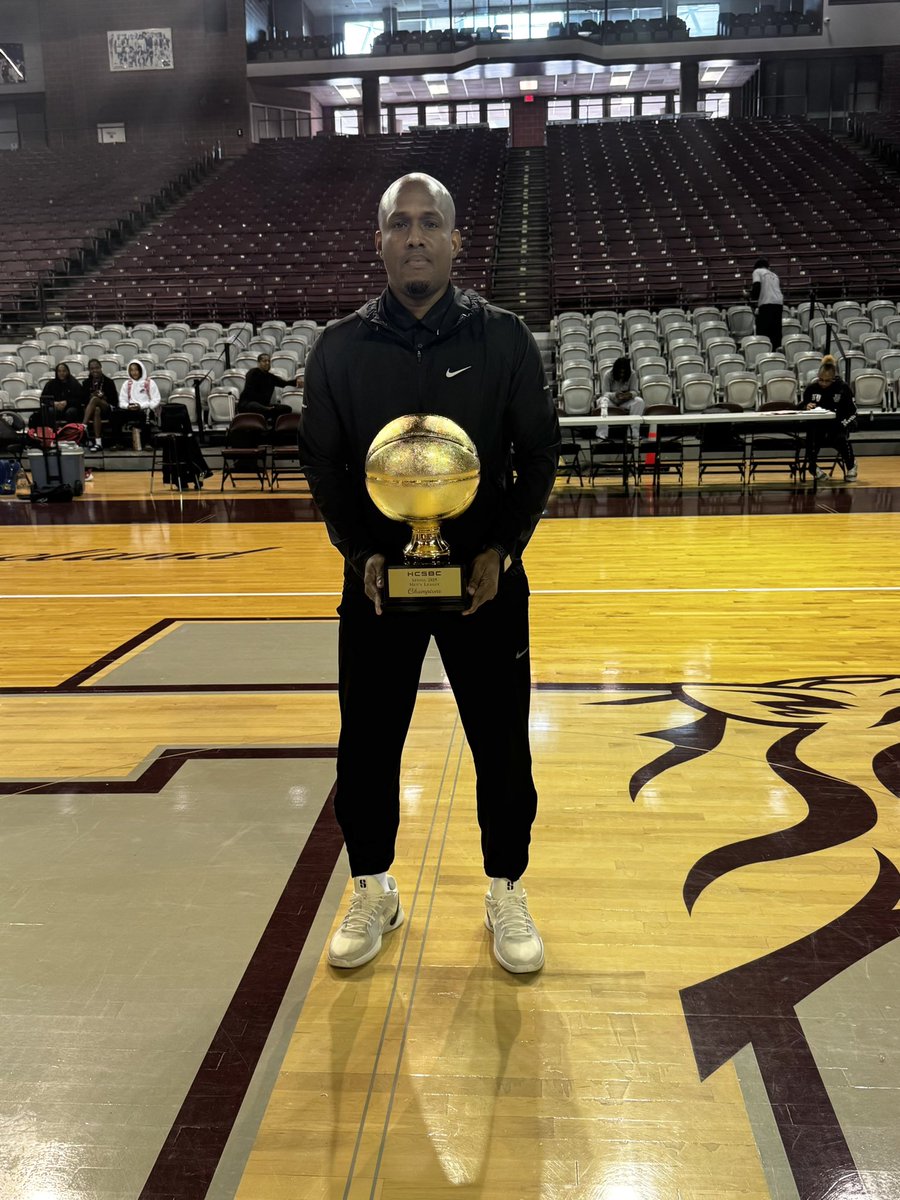 Coach_Peterson's tweet photo. HCBA CONFERENCE TOURNAMENT 

CHAMPIONSHIP GAME 

LSC-Houston North (50)
Texas Southern University (34)

•Davion Curry 22 points 
•RJ Walker 12 points 
•Clifton Jones 8 points 

LSC-Houston North are HCBA CONFERENCE CHAMPIONS 🏆 https://t.co/D0RBs7UUEc