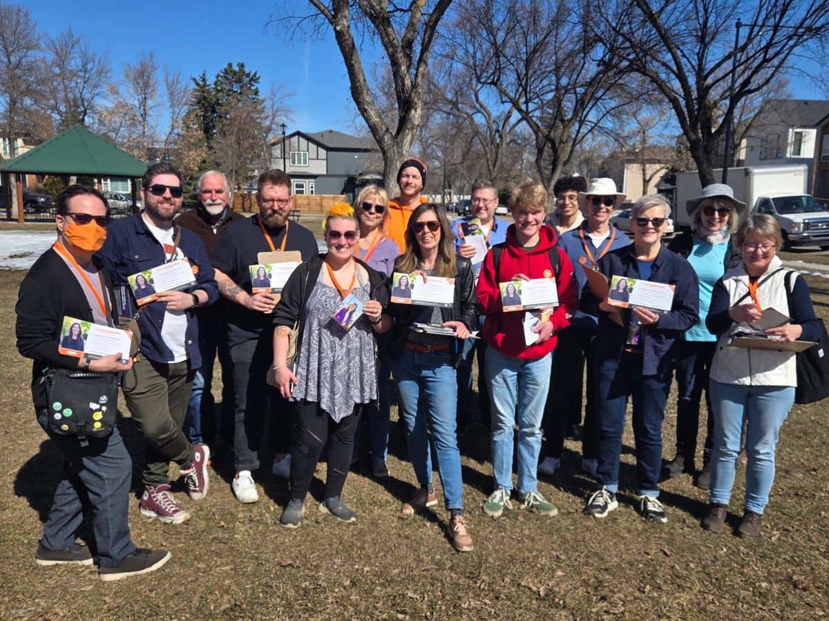 TrishEstabrooks's tweet photo. It’s a BEAUTIFUL sunny day to be on the doors in Inglewood! 🌞 Folks are excited to vote for a strong progressive voice to represent them in Parliament. Thanks to my amazing volunteer team for helping me get the message out! 

#FightingForYou #VoteTrisha #VoteNDP https://t.co/FFRsvS1Zxr