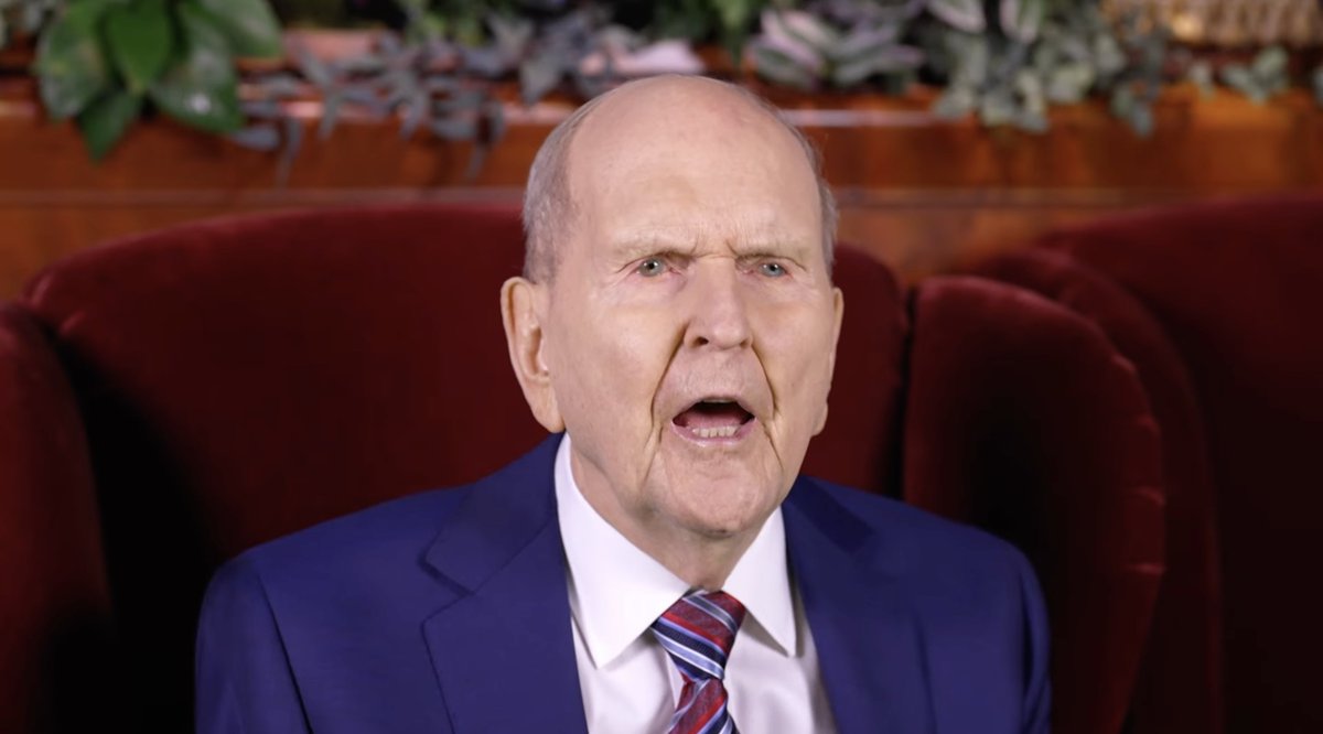 ldsconf's tweet photo. “In the Lord’s own words, charity, and virtue open the way to having confidence before God. Brothers and sisters, we can do this. Our confidence truly can wax strong in the presence of God, right now.” — @NelsonRussellM | #GeneralConference https://t.co/KNjDZtap4k