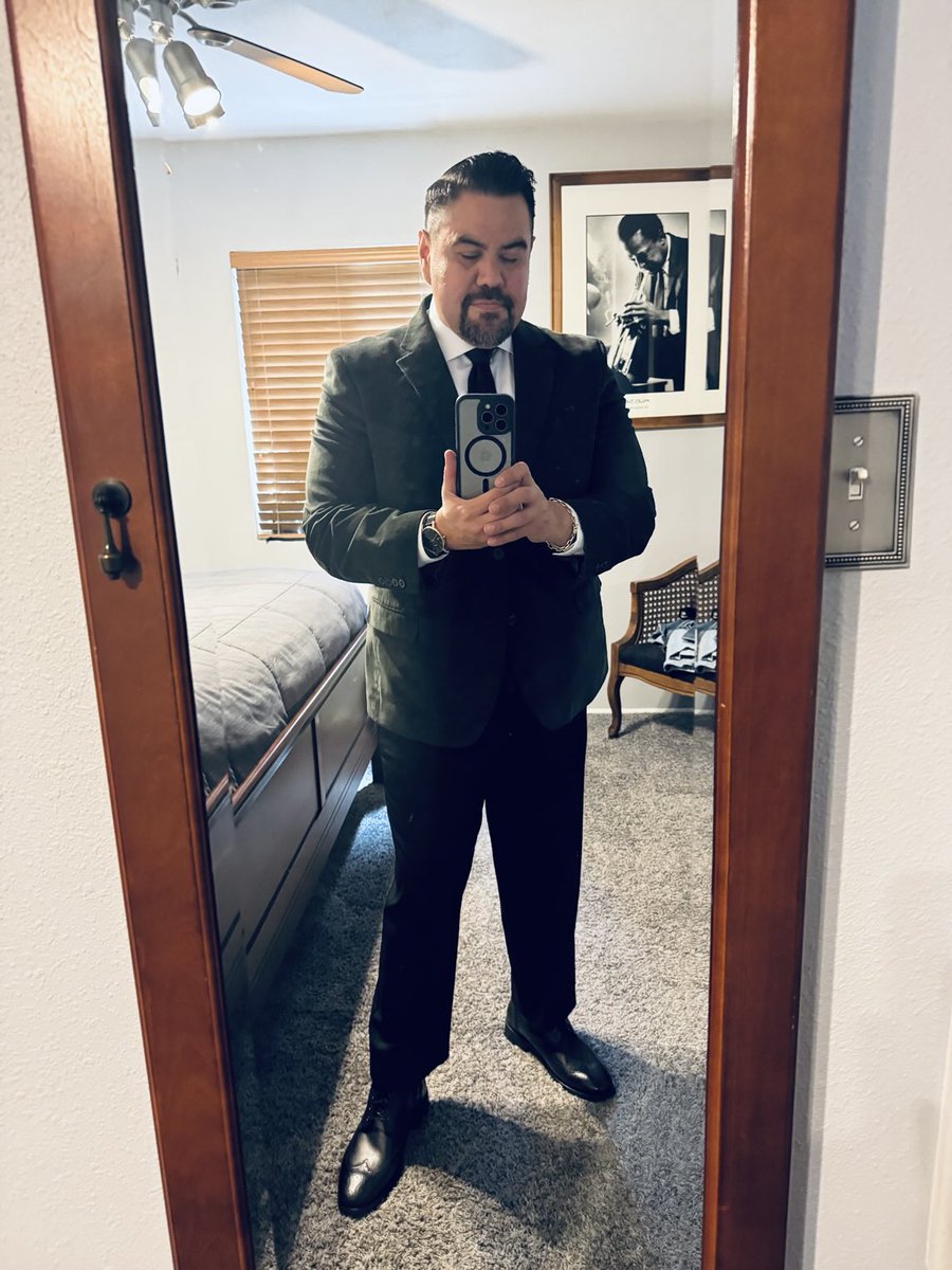 Professional Wedding Crasher 🥂