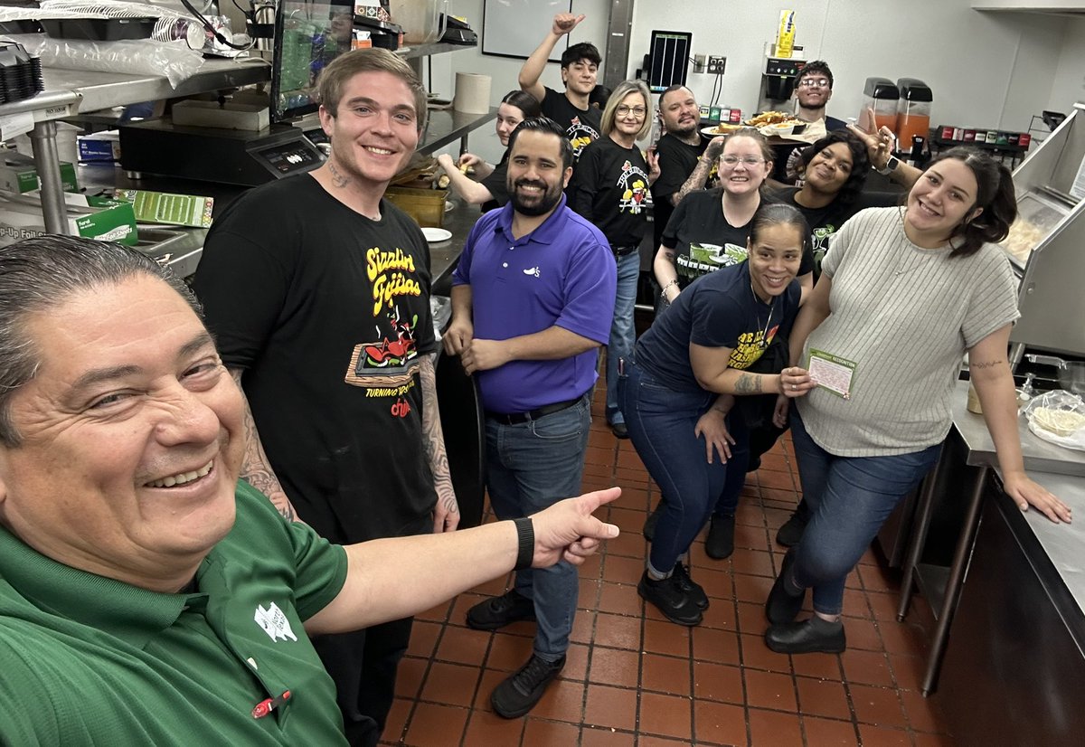 Andres Gutierrez (@andresgm0928) on Twitter photo Chilis recognition in Midland to Destiny for her Chilis Hospitality, more than one guest stop me during our lunch rush and talk to me about how lucky we are to have her!!! Talk about living our purpose every shift!!! 😃<a href="/JBarraza6/">Julie Barraza</a> <a href="/Uhmall/">Amal Said</a> <a href="/Roymascorros/">Roy Mascorro</a> Chilis recognition in Midland to Destiny for her Chilis Hospitality, more than one guest stop me during our lunch rush and talk to me about how lucky we are to have her!!! Talk about living our purpose every shift!!! 😃<a href="/JBarraza6/">Julie Barraza</a> <a href="/Uhmall/">Amal Said</a> <a href="/Roymascorros/">Roy Mascorro</a>