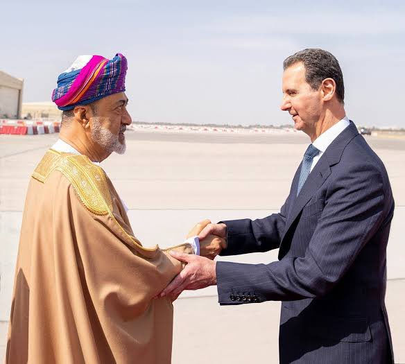 مواطن بسيط (@omanfree8) on Twitter photo اذا صح الكلام وهرب اللص العميل الملعون النغل #هيثم_بن_طارق قبل المظاهرات خارج عمان، فيجب تغيير اهداف المظاهرات من اهداف حقوقية الى اسقاط النظام. <a href="/hanialsarhani/">Hani Al Sarhani هاني السرحاني</a> اذا صح الكلام وهرب اللص العميل الملعون النغل #هيثم_بن_طارق قبل المظاهرات خارج عمان، فيجب تغيير اهداف المظاهرات من اهداف حقوقية الى اسقاط النظام. <a href="/hanialsarhani/">Hani Al Sarhani هاني السرحاني</a>