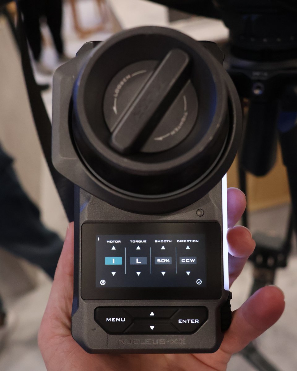 Lensrentals.com tweet media