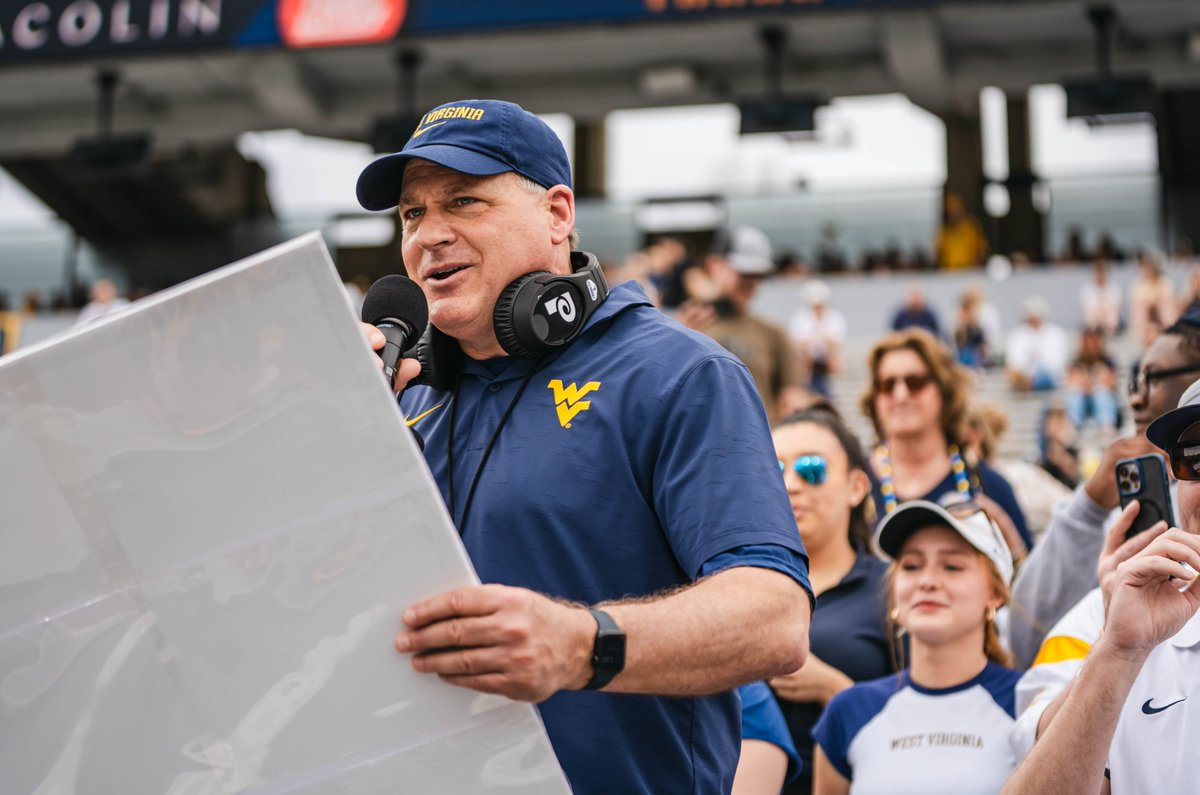 WVUfootball's tweet image. Calling it from the stands 🗣️