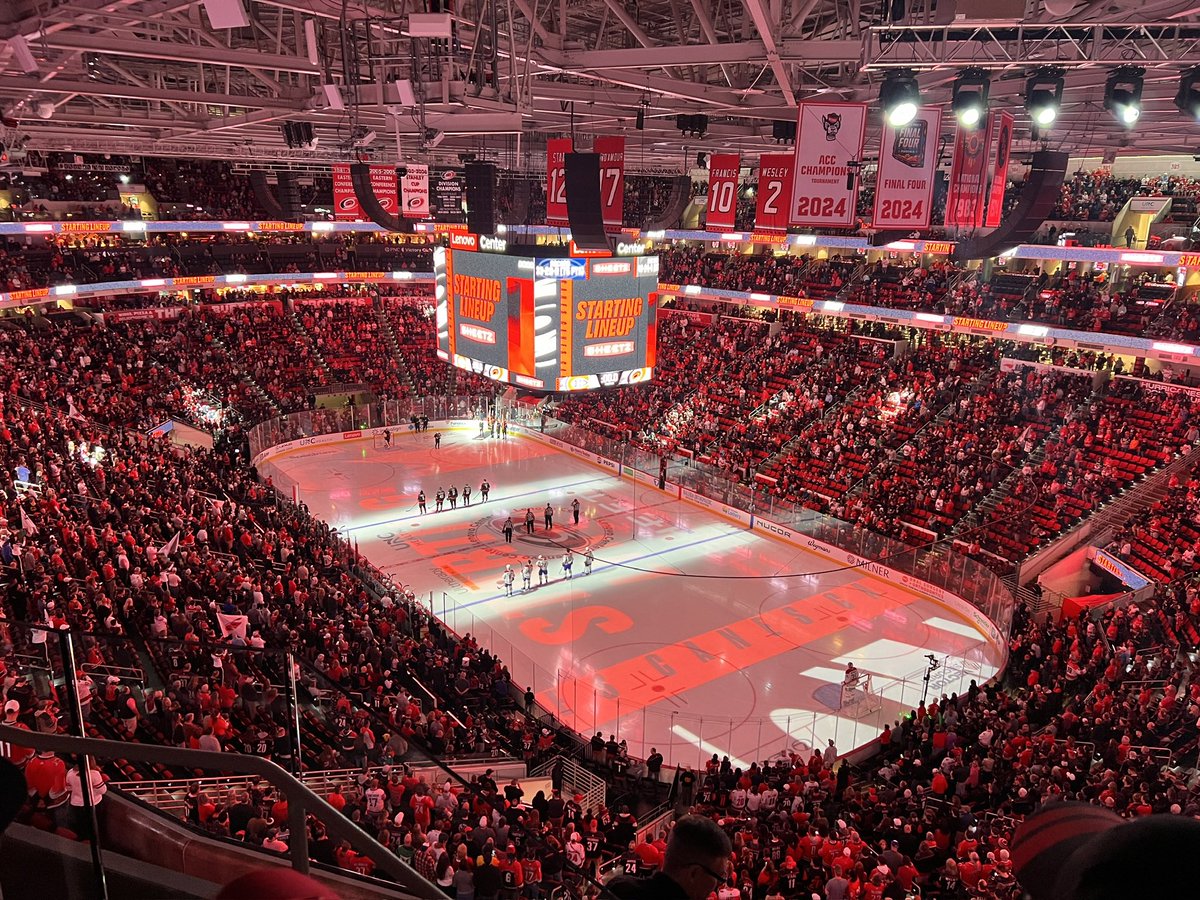 Look at me!! I was watching hockey last week
First NHL game :3