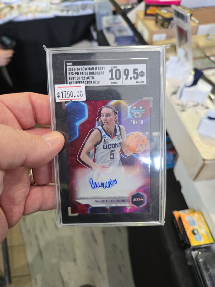 MRBAMCollects's tweet image. Who is looking for a screaming deal on the VERY likely #1 pick. She has a big card at $7700 on eBay right now.
#PaigeBueckers #WNBAPicks #1DraftPick