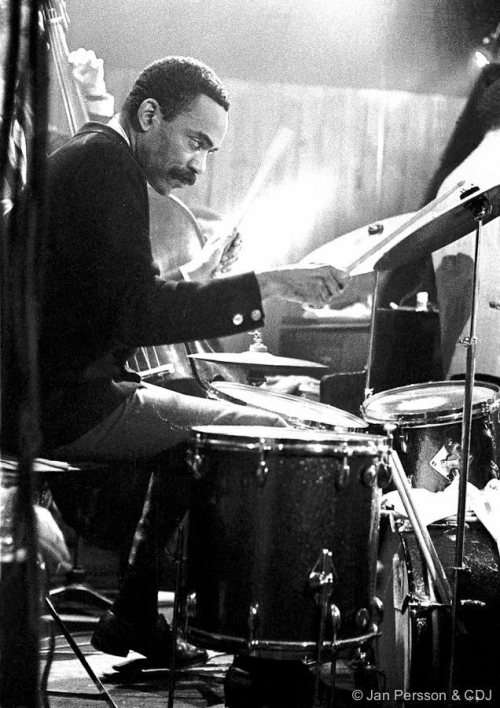 "Syeeda's Song Flute"  Art Taylor with Dave Burns / Stanley Turrentine / Wynton Kelly / Paul Chambers. 1960. 🔥🔥🔥🎶 youtube.com/watch?v=E62R4s…