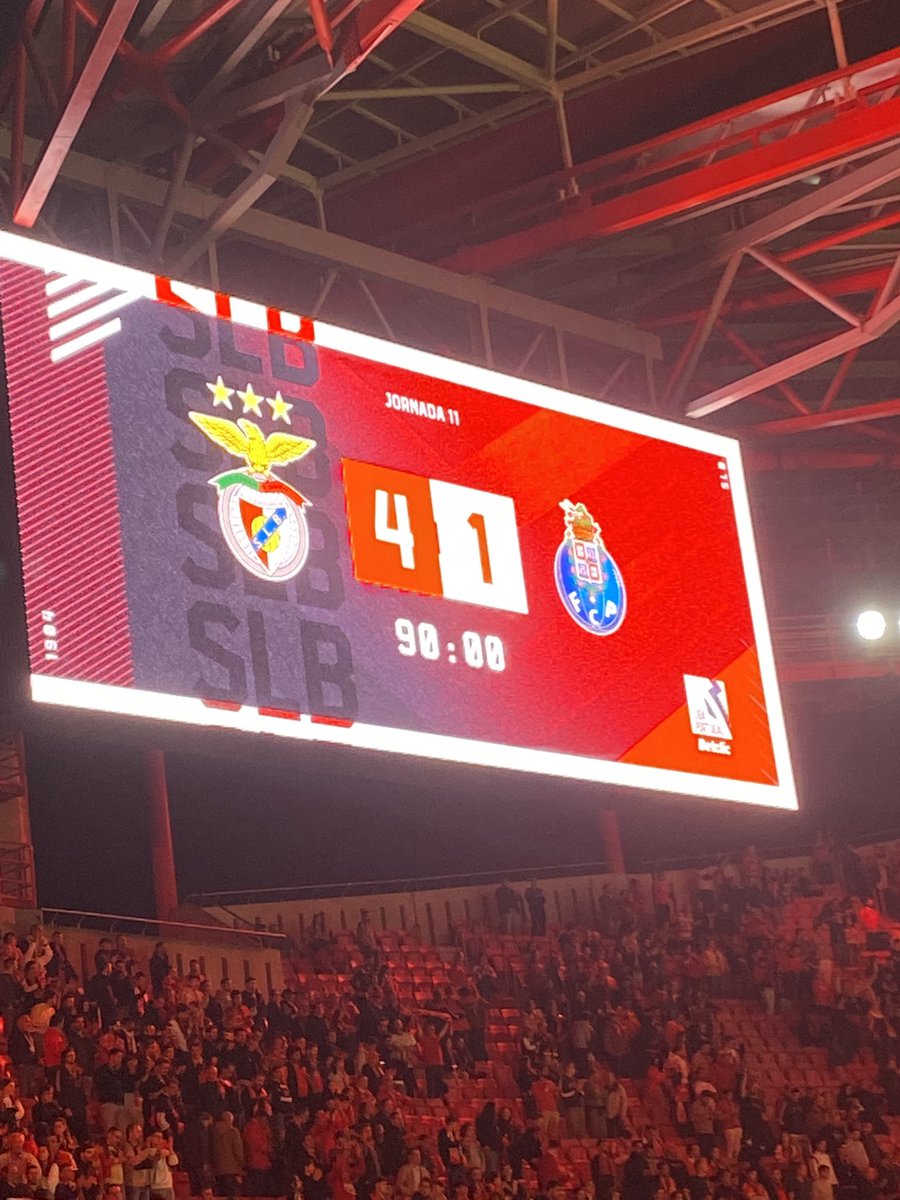 Yo veo el futuro repetir el pasado 😆😁