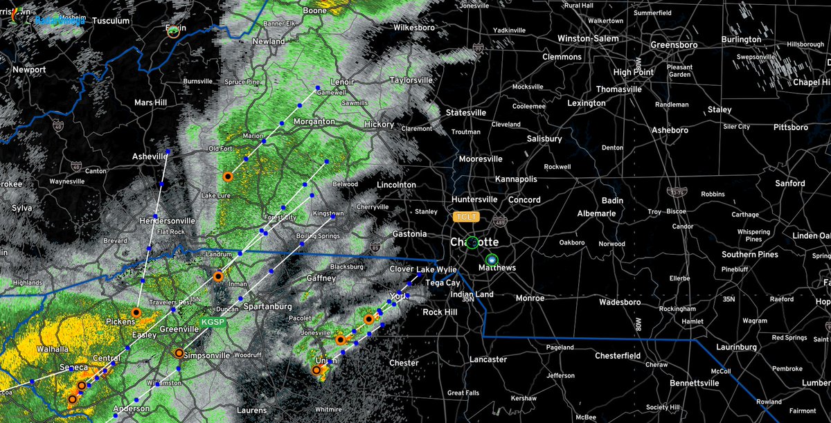JDHuffmanPAW's tweet image. Current Doppler Radar as of 6:00 PM EDT (April 6, 2025). No active severe alerts for the #Charlotte Metro area as of this time, but be ready to seek shelter if a warning is issued.

#NCWX #SCWX #CLTWX #ProAlertWeather #JDHuffmanPAW #PAWSevere25 #DopplerRadar