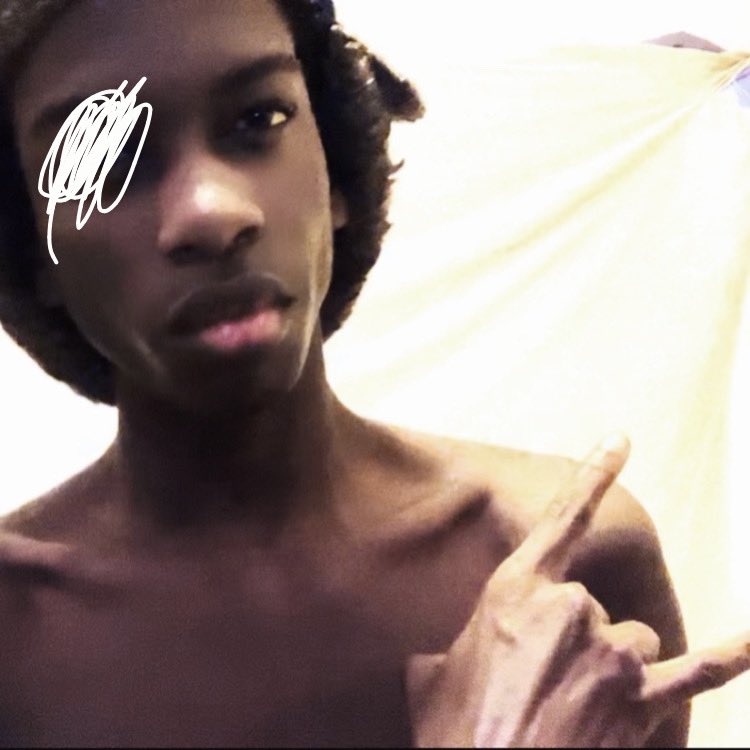 kittyramirez's tweet image. Collarbone checking