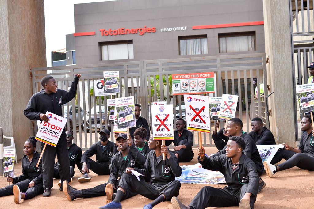 AmvikoMartha's tweet image. It's our call as the youths of Uganda to fight against the deadly @EACOP project that hascaused suffering, starvation,diseases,death to the people around the albertine region #ClimateAction.Am never giving up until the fight is done