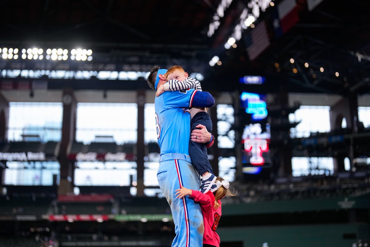 Walk-Off but make it wholesome 🥹