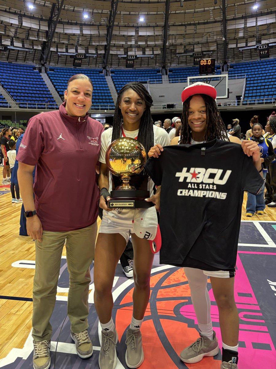Hawk Women's Hoops π (@umeswomenshoops) on Twitter photo Representing UMES, Zamara Haynes and Mahogany Lester help Team Laney win the Inaugural Womenβs <a href="/HBCUAllStarGame/">HBCU All-Star Game</a>!
#HawkPride | #SoarAboveandBeyond Representing UMES, Zamara Haynes and Mahogany Lester help Team Laney win the Inaugural Womenβs <a href="/HBCUAllStarGame/">HBCU All-Star Game</a>!
#HawkPride | #SoarAboveandBeyond