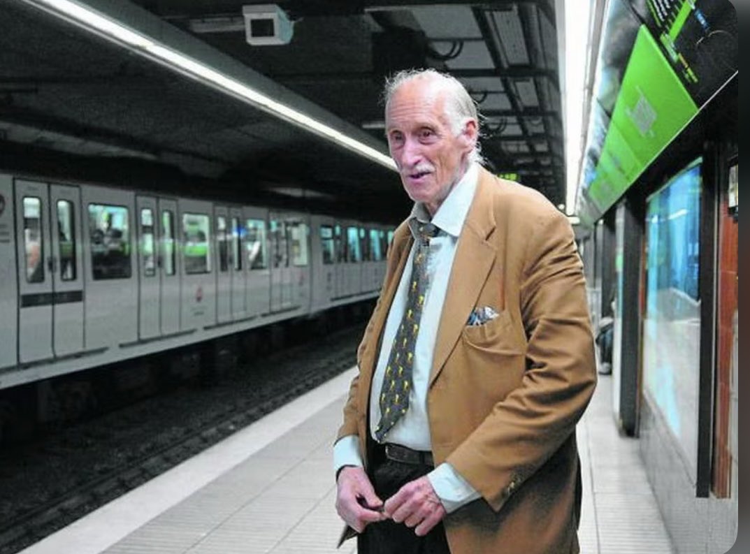 Pere Vall Karsunke (@perevallk) on Twitter photo Projecció de L’HOME DEL METRO, de Joan Vall Karsunke, a la Biblioteca Francesc Candel: dimecres 9, a les 18:30h. Després, col•loqui amb el director. <a href="/karsunkeaton/">Karsunkeaton Films</a> <a href="/BibliotequesBCN/">BibliotequesBCN</a> <a href="/catalanfilms/">Catalan Films</a> <a href="/cat_cine/">Cinema i sèries en català</a> <a href="/historiesdebcn/">Històries de Barcelona</a> <a href="/Bcnsingular/">Barcelona Singular</a> <a href="/HomedelMetro/">L'Home del metro</a>
ajuntament.barcelona.cat/biblioteques/c… Projecció de L’HOME DEL METRO, de Joan Vall Karsunke, a la Biblioteca Francesc Candel: dimecres 9, a les 18:30h. Després, col•loqui amb el director. <a href="/karsunkeaton/">Karsunkeaton Films</a> <a href="/BibliotequesBCN/">BibliotequesBCN</a> <a href="/catalanfilms/">Catalan Films</a> <a href="/cat_cine/">Cinema i sèries en català</a> <a href="/historiesdebcn/">Històries de Barcelona</a> <a href="/Bcnsingular/">Barcelona Singular</a> <a href="/HomedelMetro/">L'Home del metro</a>
ajuntament.barcelona.cat/biblioteques/c…