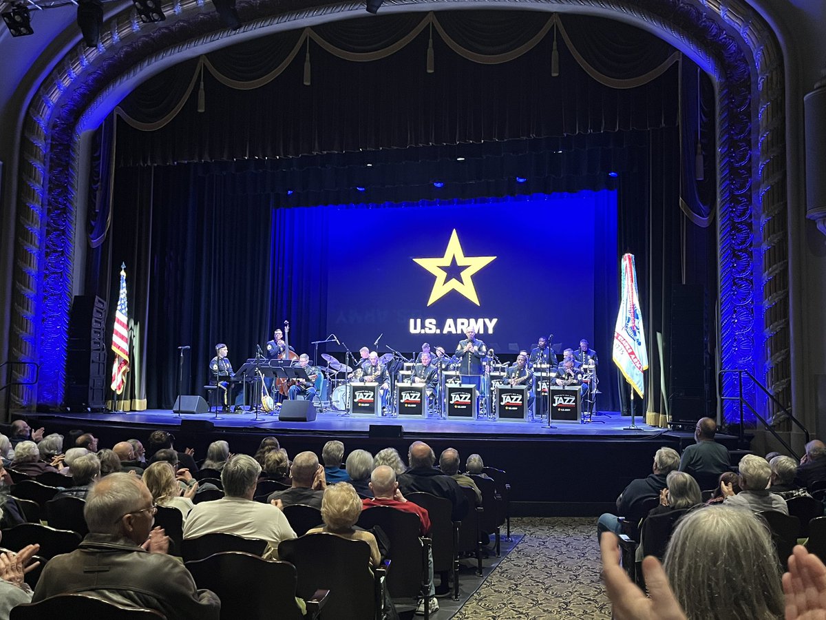 Scott__Ryan's tweet image. A full house today in Newark at the @MidlandTheatre for the @armyfieldband Jazz Ambassadors. Grateful to community leaders for providing an amazing venue and to all who have served.
If interested, their next stop is in @FindlayOh - the 11x reigning #1 Micropolitan in the US.
