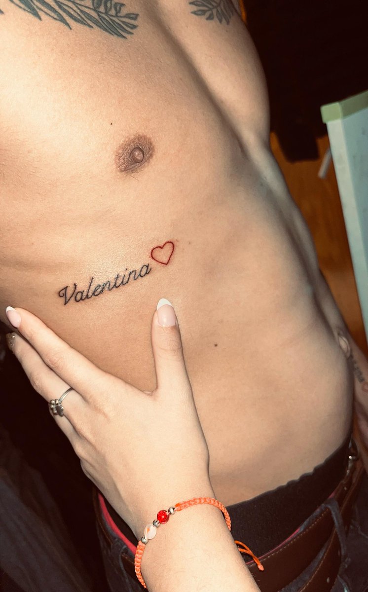 Mi novio se tatuo mi nombree,lo amoo😍
