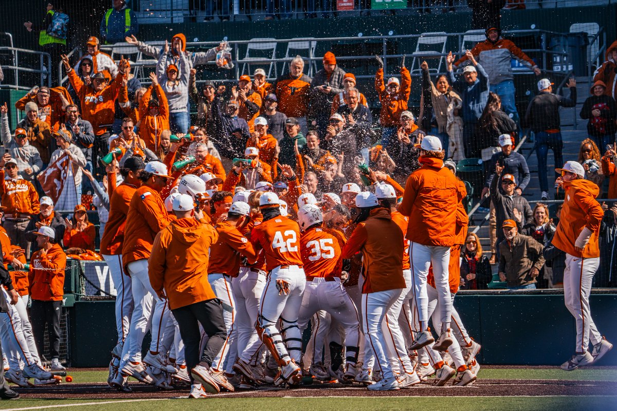 hang these in the Louvre 🖼️

#HookEm
