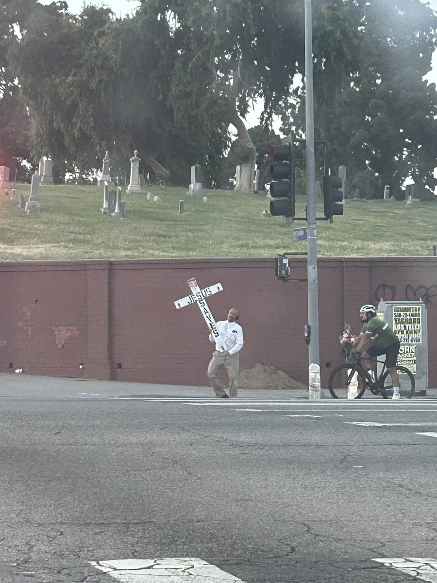 the only public dancing in LA i will tolerate. iykyk