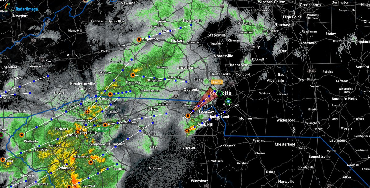 ProAlertWeather's tweet image. Doppler Radar Update
7:00 PM EDT (April 6, 2025)

Showers are beginning to move into the Charlotte Metro area, with one cell forecasted to arrive in Uptown Charlotte within the next 10 to 15 minutes. Stay with Pro-Alert Weather for the latest

#NCWX #SCWX #CLTWX #ProAlertWeather