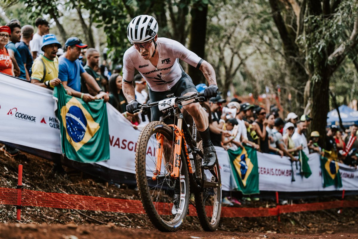 Solid first World Cup of the season, finishing in 36th place in a tight race. It's always a tough first couple of laps here starting further back but I was happy with how the legs felt and it gives me confidence for the upcoming races. 📸 Robin Nevrala