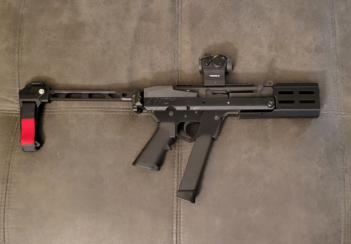 ThisIsStevePost's tweet photo. Almost done, got the handguard on. Needing a flash can, an angled foregrip, flip up sights and another mag...
#db9 #db9slim #9mm #3d2a #2a3d #3dprinted #mac11 #ender5s1 #polymaker #polymaxPLA #pistol https://t.co/emzdL4yoBX