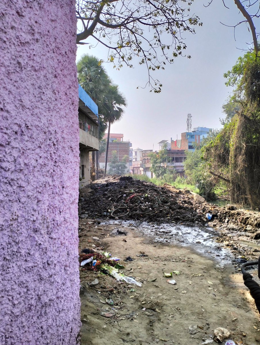 iashishgoyal16's tweet image. See the Nala road which made in his supervision in Etwari Bazar from last 3 years with Smart City Fund. Nalanda DM so rahe h