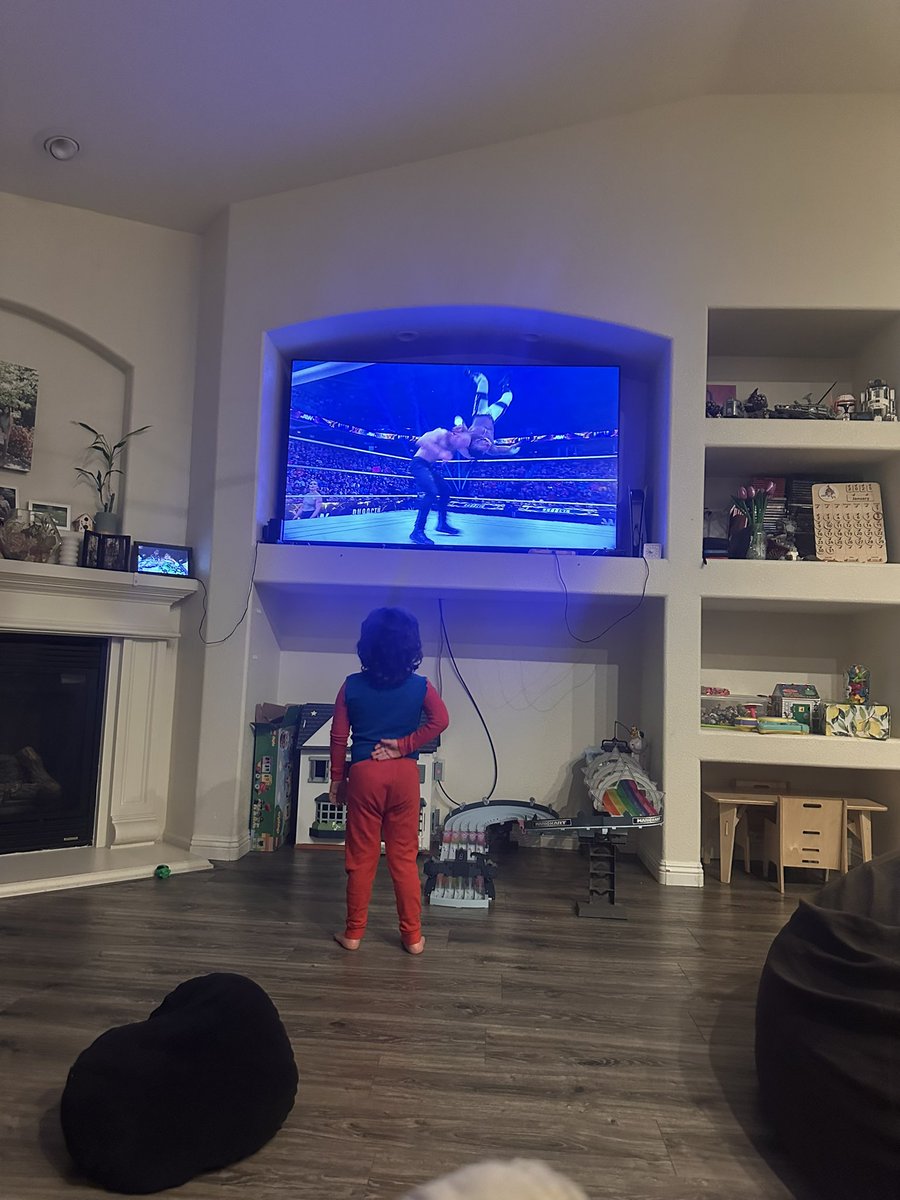 wackyfrisbee's tweet image. i don’t usually get super invested in who wins or loses wrestling matches anymore. but my 6 year old loves @swerveconfident so much it makes me very invested in Swerve getting the dub!! #AEW #AEWDynasty