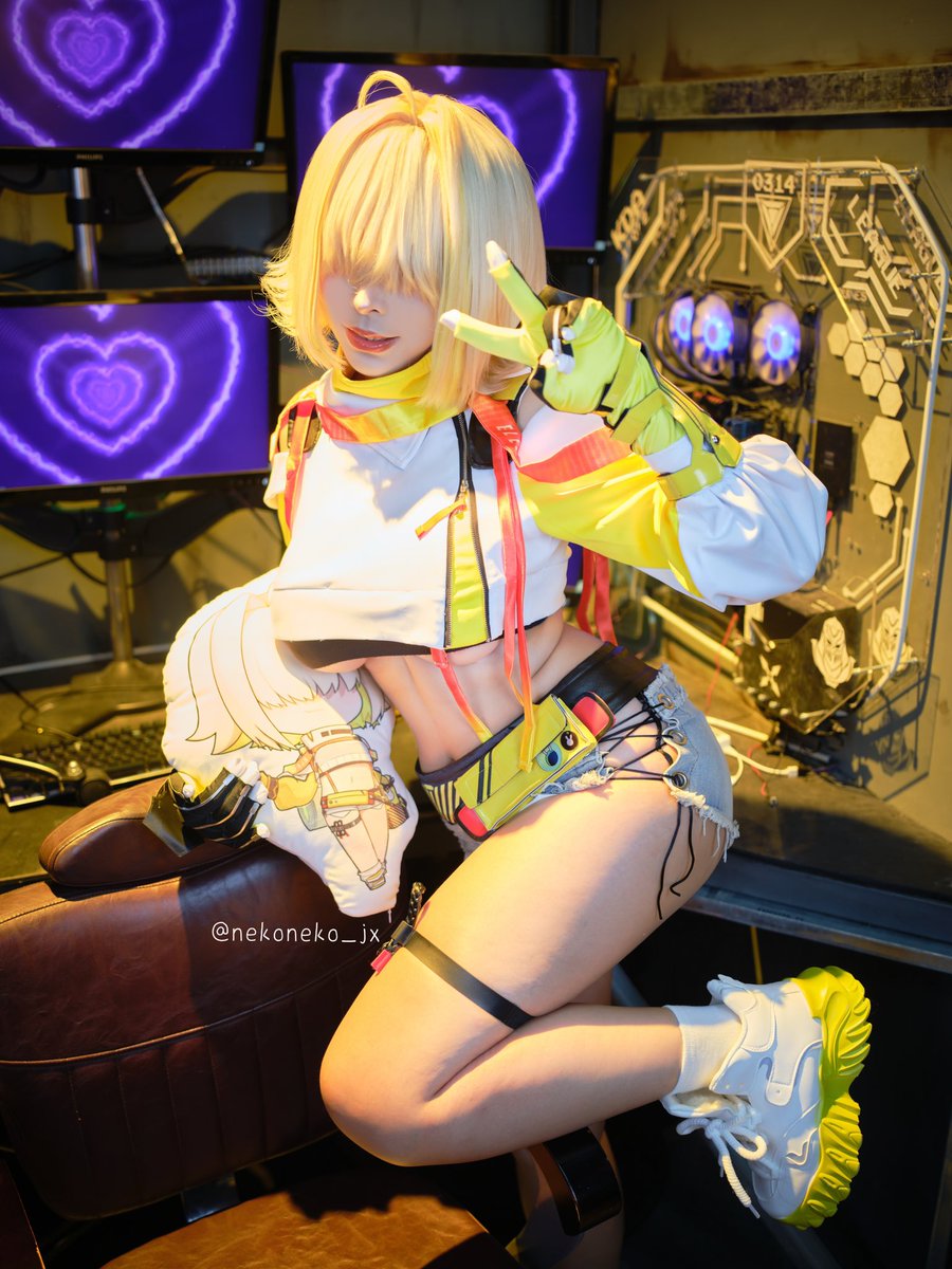 Elegg 💛

Photo: Vona
#nikke #NIKKEcosplay #nikkeelegg https://t.co/0nNnpzDPyM