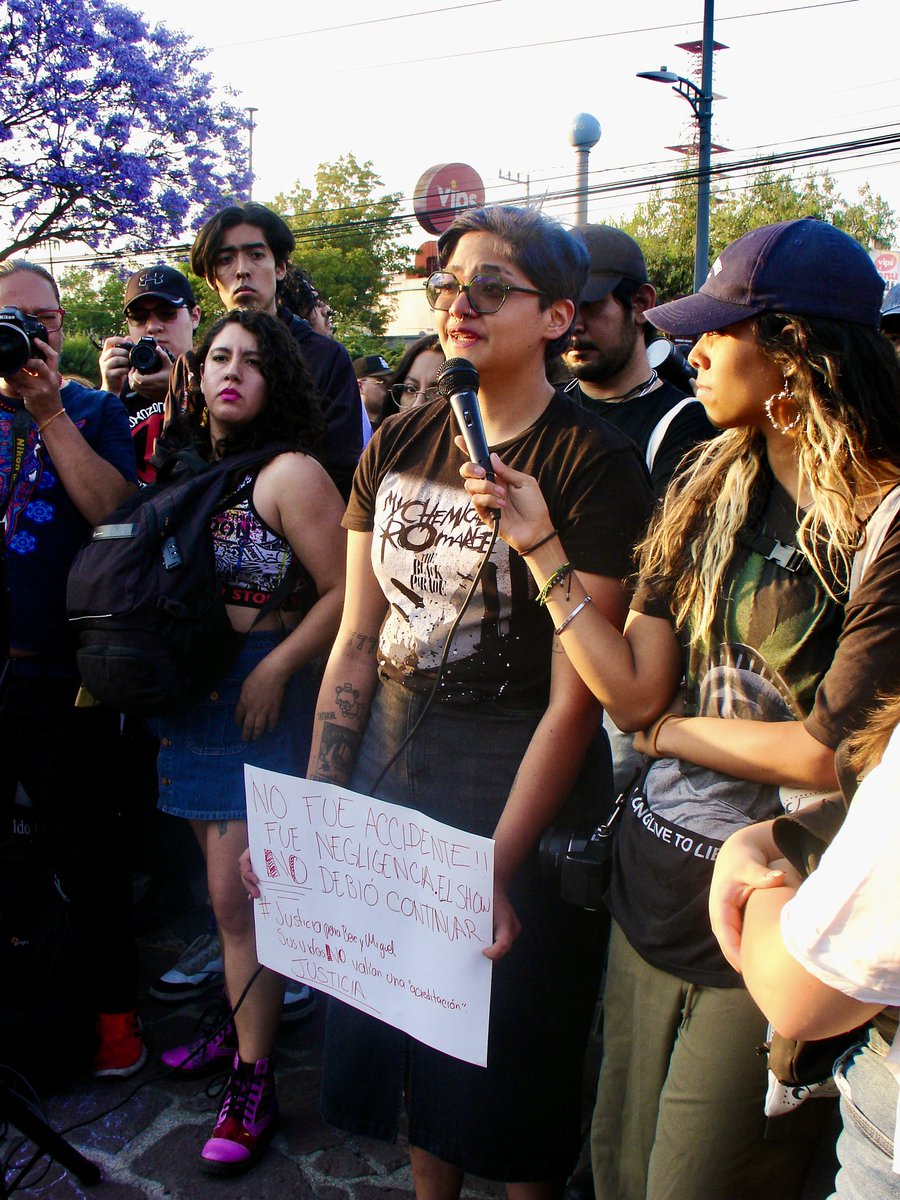 Hoy tomé estas fotos en la velada por Berenice y Miguel en Parque Bicentenario. Exigimos justicia a Ax Ceremonia y autoridades. También recuerdo a mi amigo Alberto Clavijo, fallecido en 2023 en el mismo lugar. La negligencia no puede seguir impune.