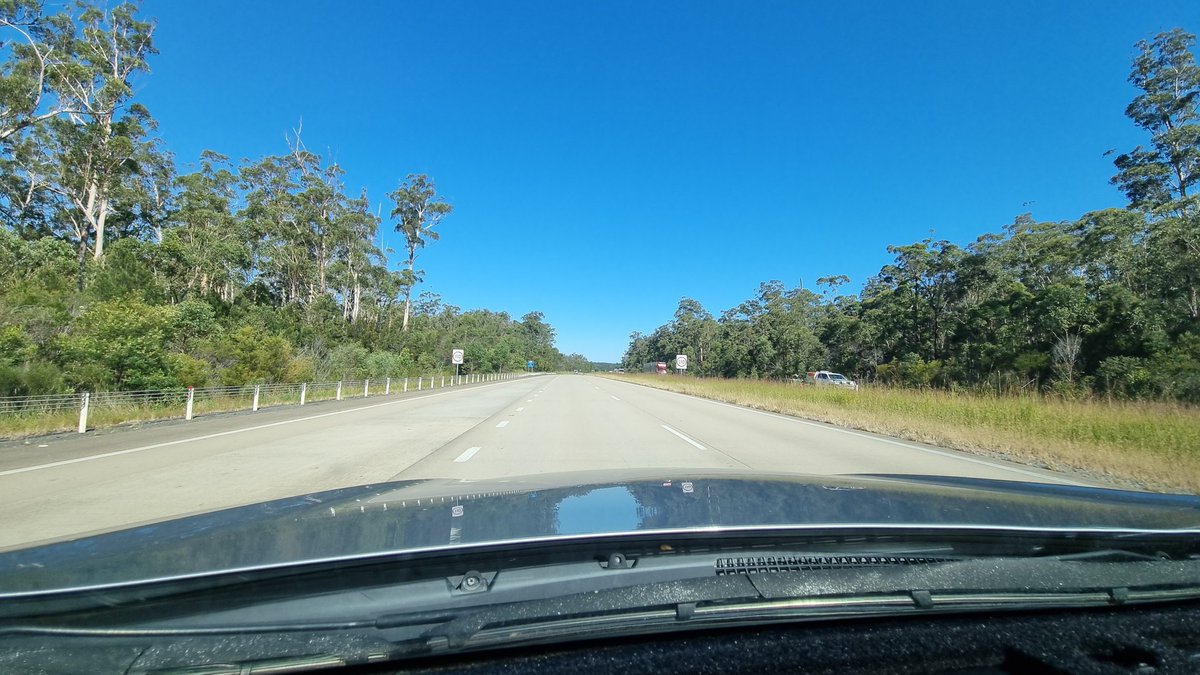 The A1 Pacific Hwy from Brisbane to Sydney is a 110km/hr dual carriage way the entire way.. It is fast and smooth - but FarkMe, it is BORING!!!

#Australia #Brisbane #Sydney