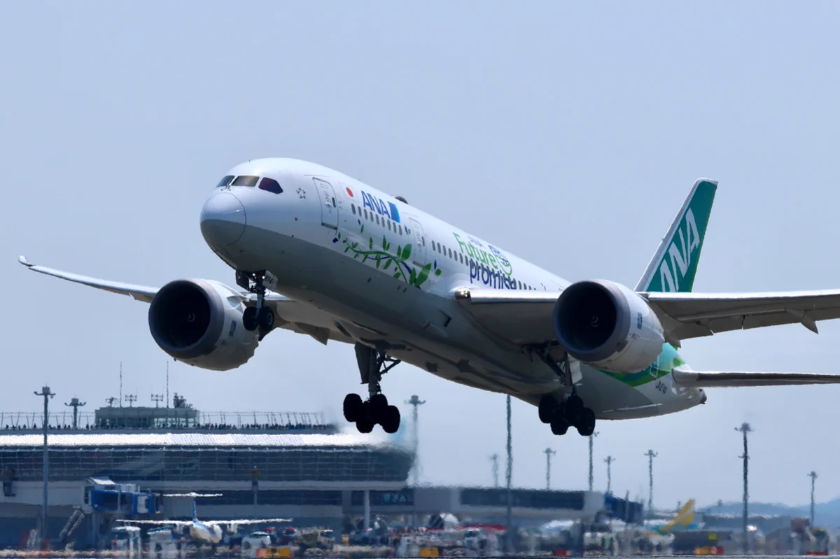 ボーイング787 特別塗装 LED点灯仕様 1/130スケール 全長約43cm 中部国際空港セントレア on X: 