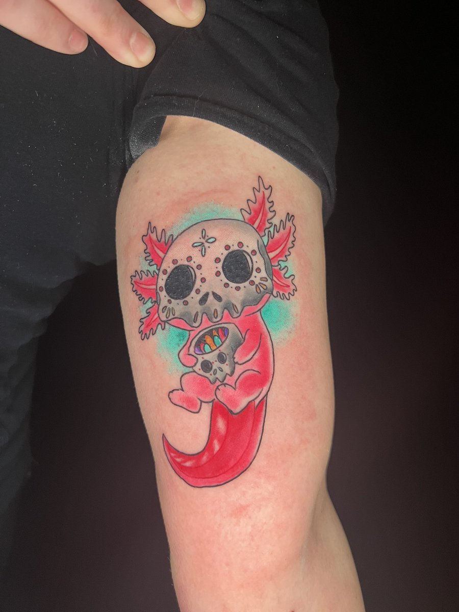 Look at that color! 🤩🙌 amazing work today from our artist Shane