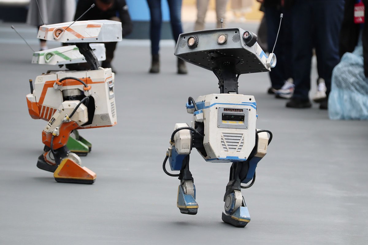 孤食ロボット♡Blu-ray 孤食ロボット｜STARTO ENTERTAINMENT